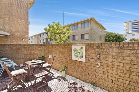 Sundowner Apartment 5 - Accommodation Guide 2