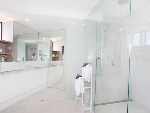 Parkyn Place 7 3 BDRM Oceanview Apt On Mooloolaba Spit - Accommodation Asia 2