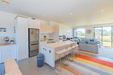 Shore To Relax Family Or Corporate Bookings Only - Accommodation Guide 1
