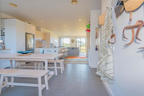 Shore To Relax Family Or Corporate Bookings Only - Accommodation Guide 6