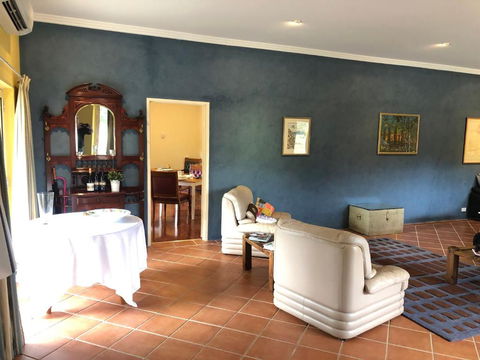Gundaroo Manor Bed & Breakfast - Accommodation Guide 4