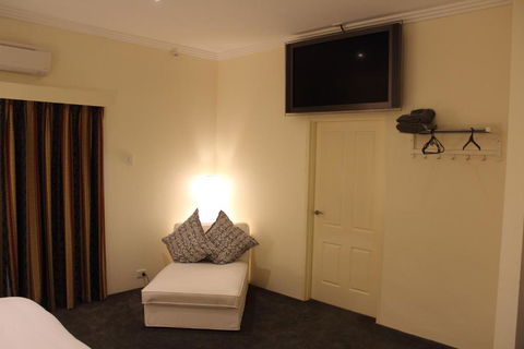 Gundaroo Manor Bed & Breakfast - Accommodation Guide 5