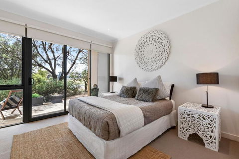 Comfy Coast Drive Condo - Accommodation Guide 5