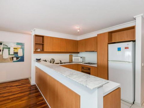 APARTMENT 10 PACIFIC APARTMENTS FREE WIFI! - Accommodation Guide 5