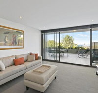 LORNE CHALET APARTMENT 36 Central Location - Accommodation Guide