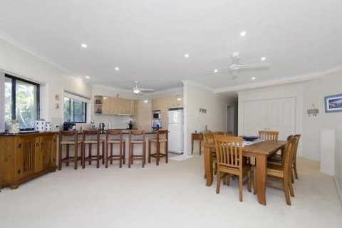 Al Mare No 2 42a - Accommodation Guide 2