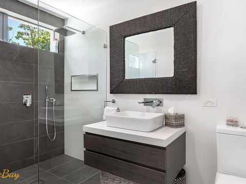 Soldiers Point Style & Sophistication - Accommodation Asia 4