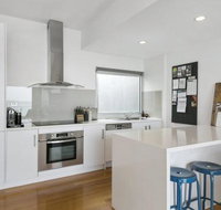 LOUTTIT BAY APARTMENT 2 Main Street with wifi  views - Accommodation Guide