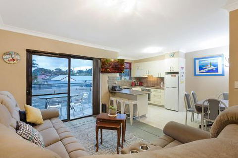 Apollo Unit 7 - Accommodation Guide 0