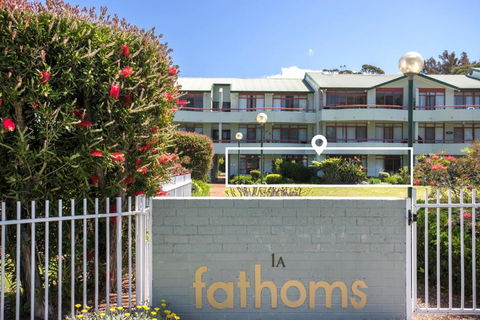 Ocean Breeze Fathoms 3 - Accommodation Asia 5
