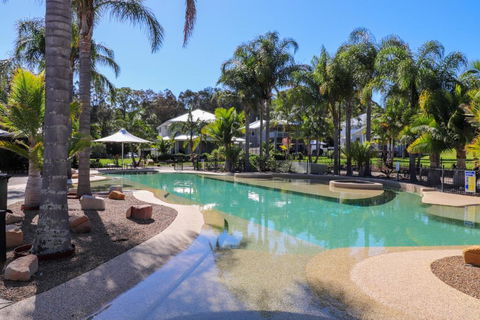 Bluewater Executive Villa In Raffertys Resort - Accommodation Asia 1
