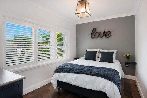 Hydrangeas - Accommodation Guide 6
