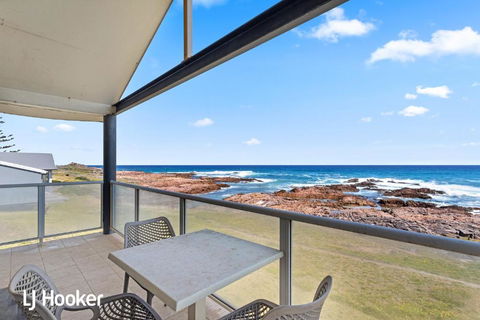 Absolute Waterfront At Anna Bay - Accommodation Asia 5