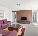 Absolute Waterfront at Anna Bay - Accommodation Asia