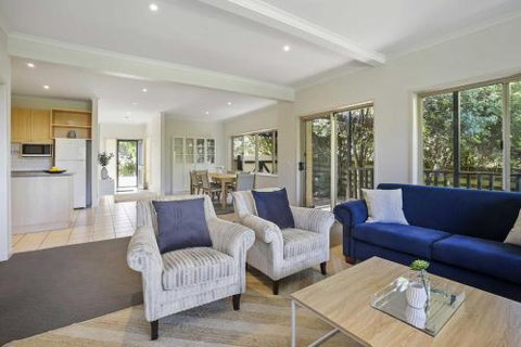 APOLLO BAY HOLIDAY HOUSE Walk To Beach + Wifi - Accommodation Guide 4