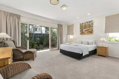 Perfect Family Holiday Home On Noosa Sound 3 Key Court - Accommodation Asia 1