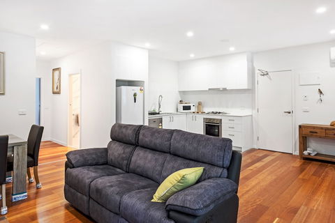 Woody Lifestyle One Bedroom Apartment - Accommodation Asia 2