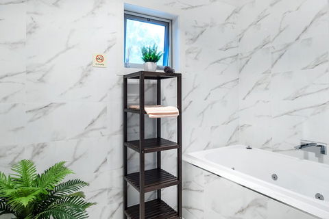 Woody Lifestyle One Bedroom Apartment - Accommodation Asia 4
