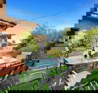 The Gazebo Place - Spacious 4 Bedroom near Murray River - Accommodation Asia
