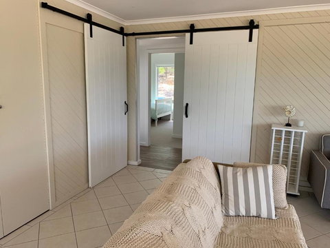 No. 10 Coffin Bay - Accommodation Asia 1