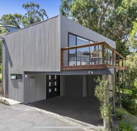 Bay Views Lorne - Accommodation Guide