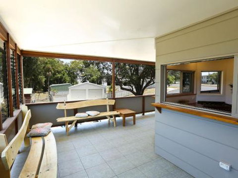 River Breeze 60 Wooli Street Yamba. Linen Unlimited Wi Fi Just Listed. - Accommodation Guide 4