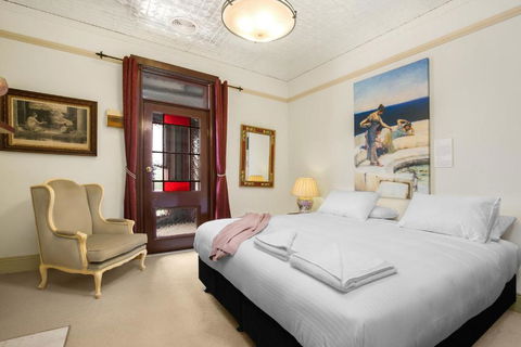 Grand & Central On George Unique Opulent - Accommodation Guide 5