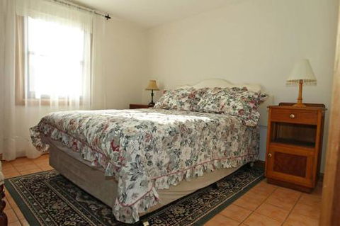 Stable Cottage - Accommodation Guide 0