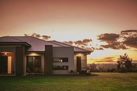 Hillcrest - Accommodation Asia 0