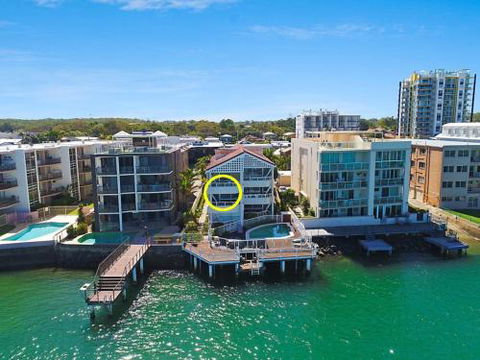 Unit 3 Pumicestone Quays Absolute Waterfront! - Accommodation Asia 0