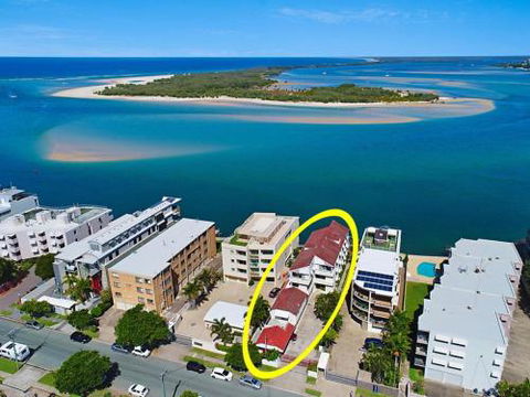 Unit 3 Pumicestone Quays Absolute Waterfront! - Accommodation Asia 6