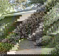 The Laneway - Accommodation Guide