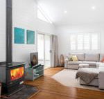 3 Macleay St. Narrawallee - Accommodation Asia