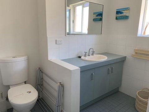 Unit 5 Sanctuary Shores Kings Beach Free Wifi! - Accommodation Asia 3
