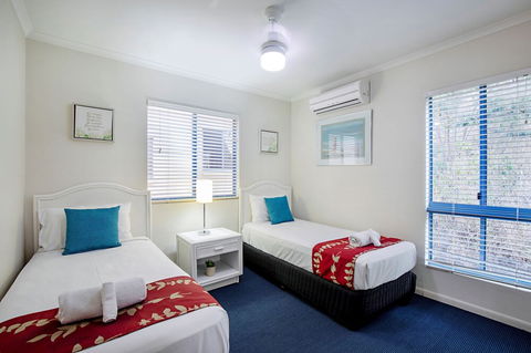 Serenity Over The Sea - Accommodation Guide 1