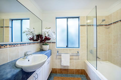 Serenity Over The Sea - Accommodation Guide 3