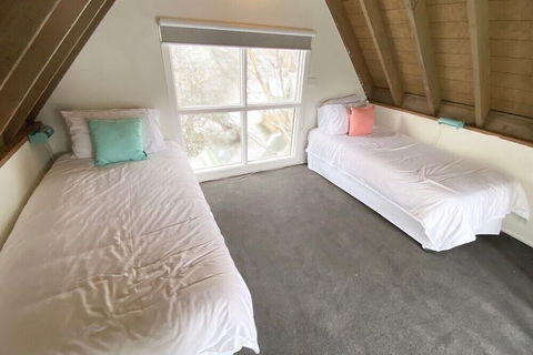 Redbank - Accommodation Guide 5