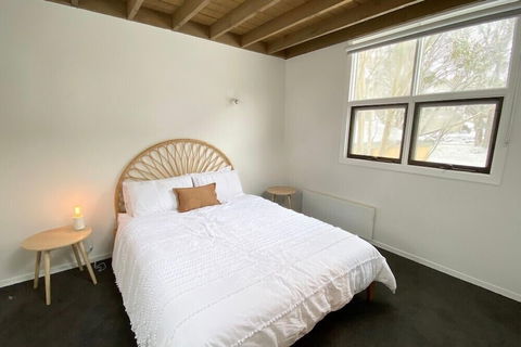 Redbank - Accommodation Guide 2