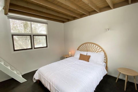Redbank - Accommodation Guide 0