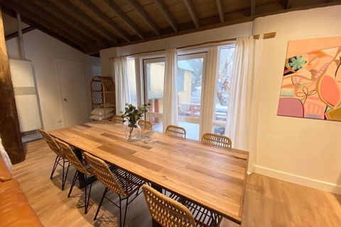 Redbank - Accommodation Guide 6
