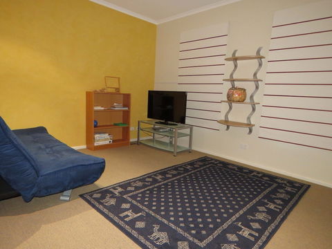 Central Holiday House At 29 Church In Cowes - Accommodation Asia 6