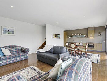 DREW Stay On St. Andrews Top Rated Golf Course - Accommodation Guide 4