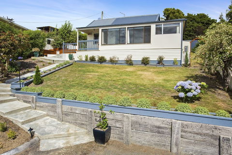 Beauty Point - Accommodation Guide 0