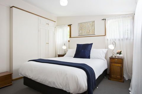 Beauty Point - Accommodation Guide 2