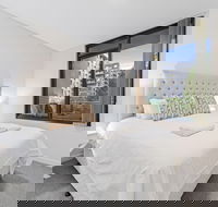 HomeHotel Stylish Apt next to Train  Westfield - Accommodation Guide