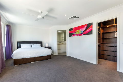 Kensington 4 Bedroom House 89 BROM - Accommodation Asia 6