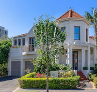 Kensington 4 Bedroom House 89 BROM - Accommodation Asia