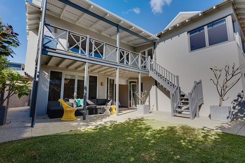 Cottesloe Executive Beach House - Accommodation Guide 0