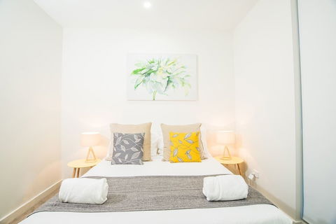Modern And Chic Apartment Next To Parramatta Station - Accommodation Asia 2