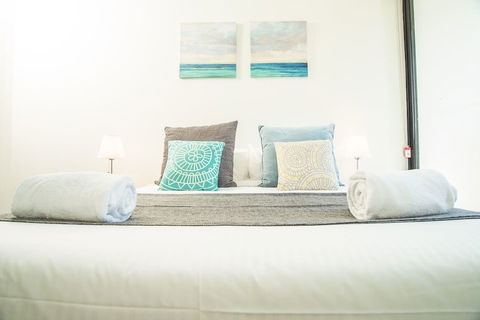 Modern And Chic Apartment Next To Parramatta Station - Accommodation Asia 0